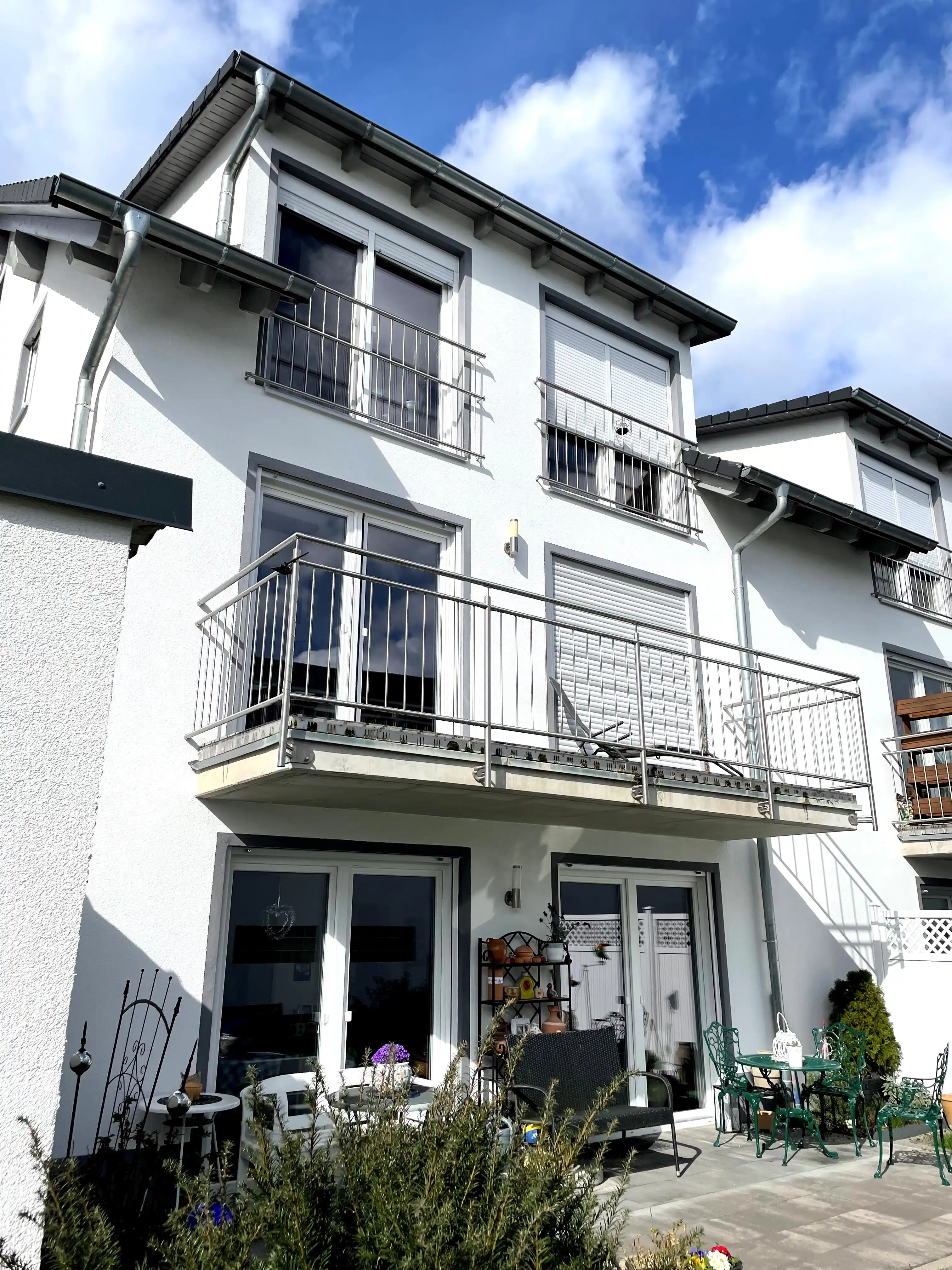 Wohnanlage mit Edelstahl Stabgeländer