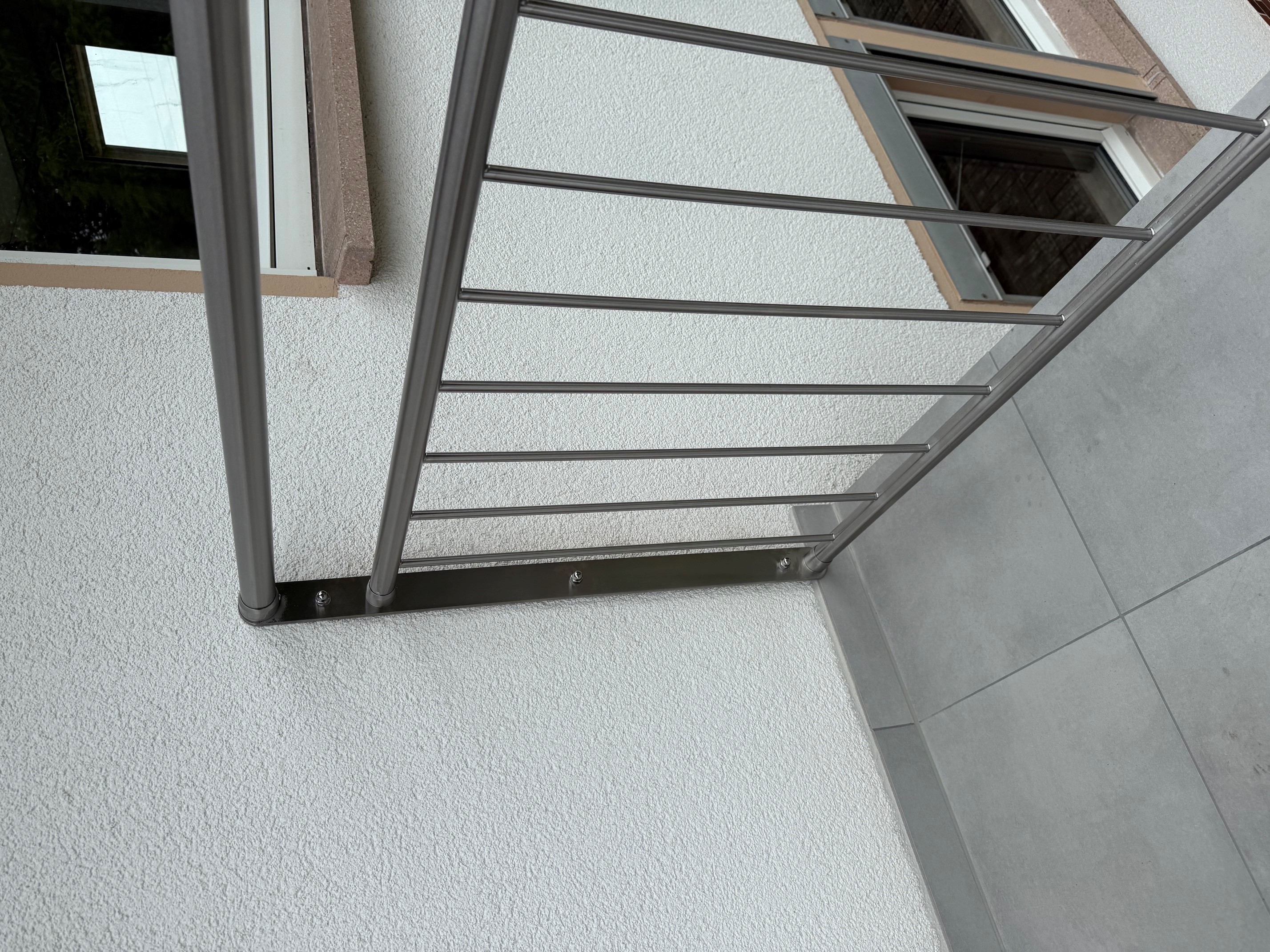 Wandbefestigung als Set in Edelstahl V2A
