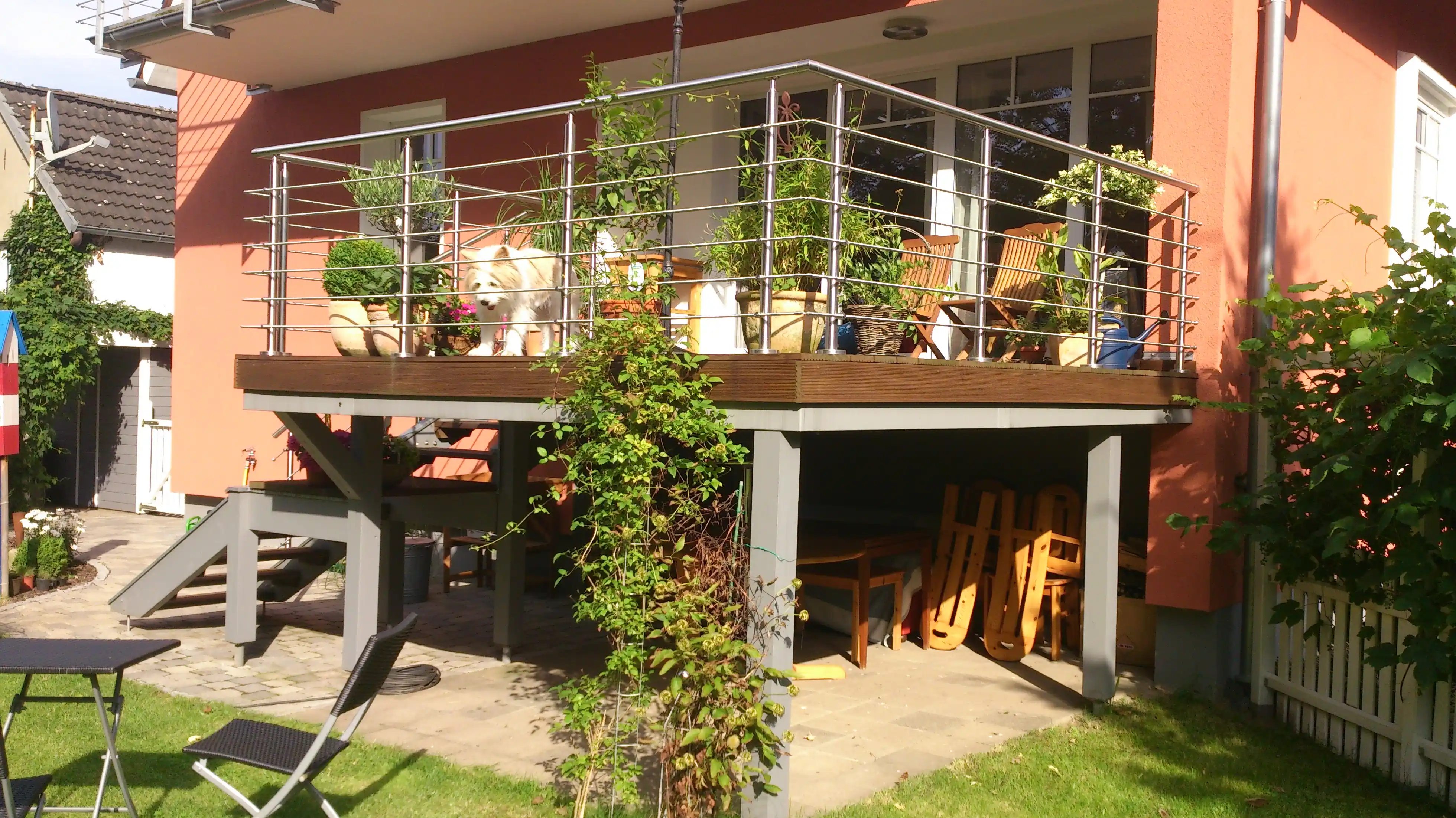 Relinggeländer aufgesetzt mit 6 Querstreben aufgesetzt aus V2A oder V4A  als Geländer für die Terrasse