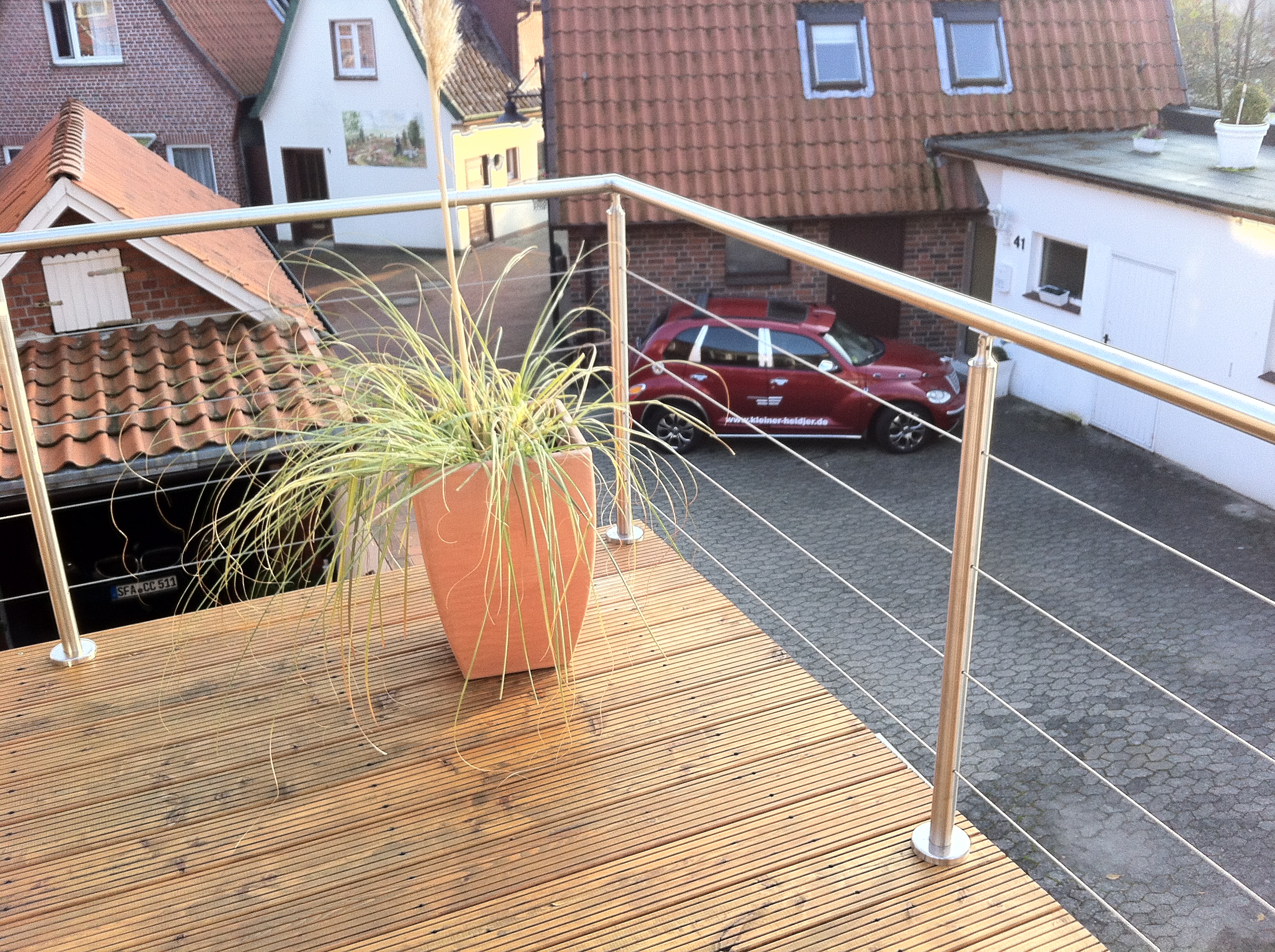Edelstahl Drahtseilgelaender mit Ausblick