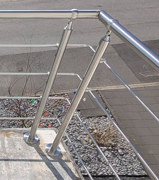 Verbinder Relinggeländer auf dem Balkon