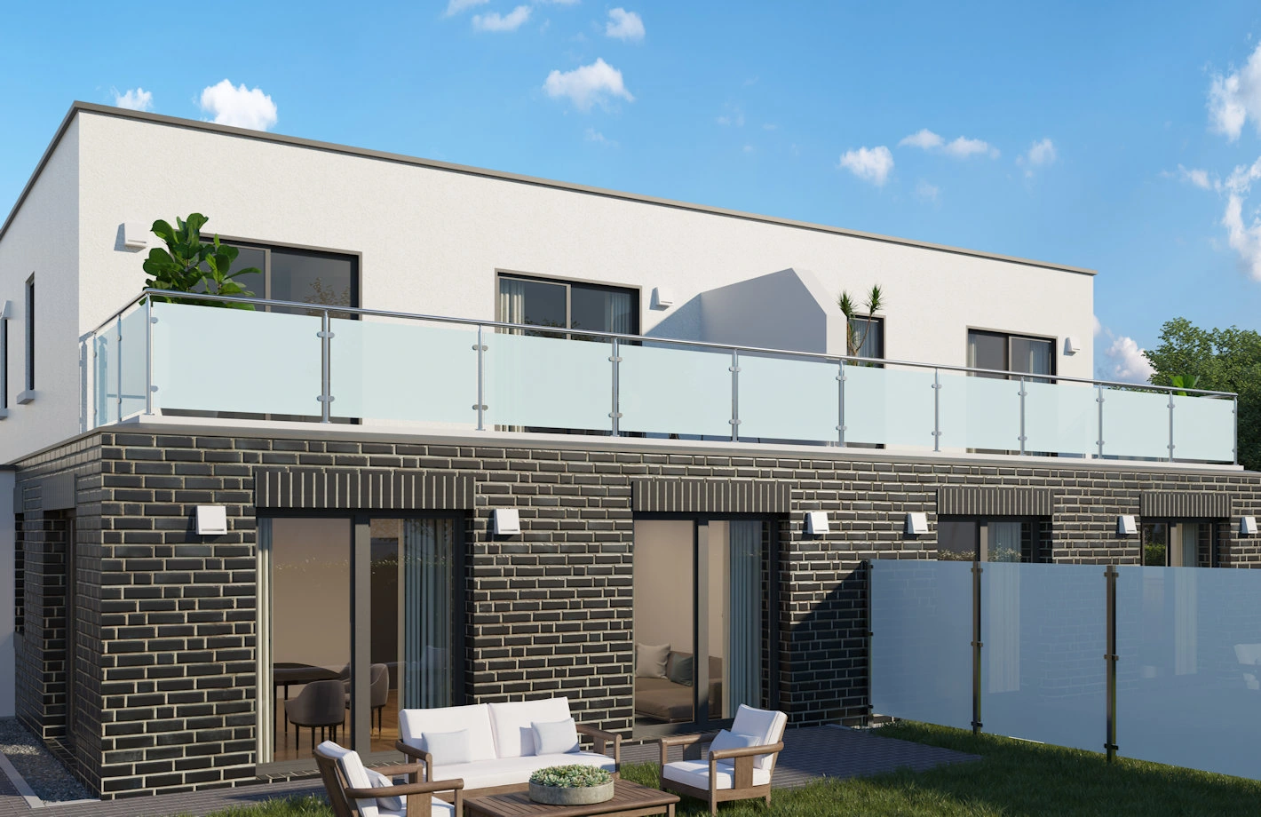 Milchglasgeländer aufgesetzt mit Sichtschutz aus Milchglas im Garten